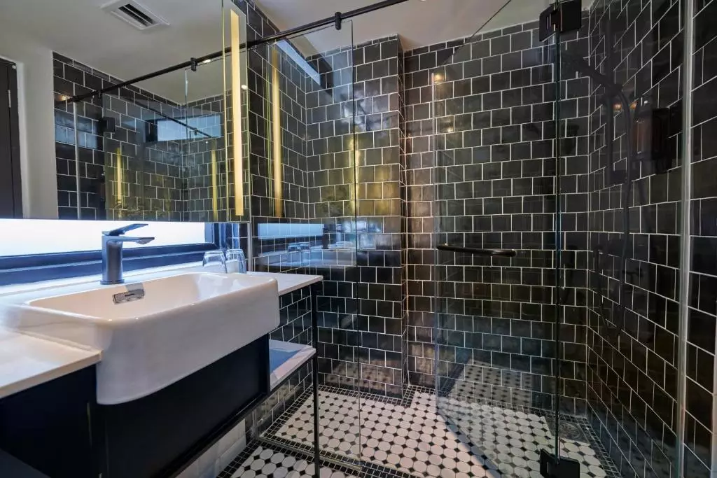 J Hotel by Dorsett